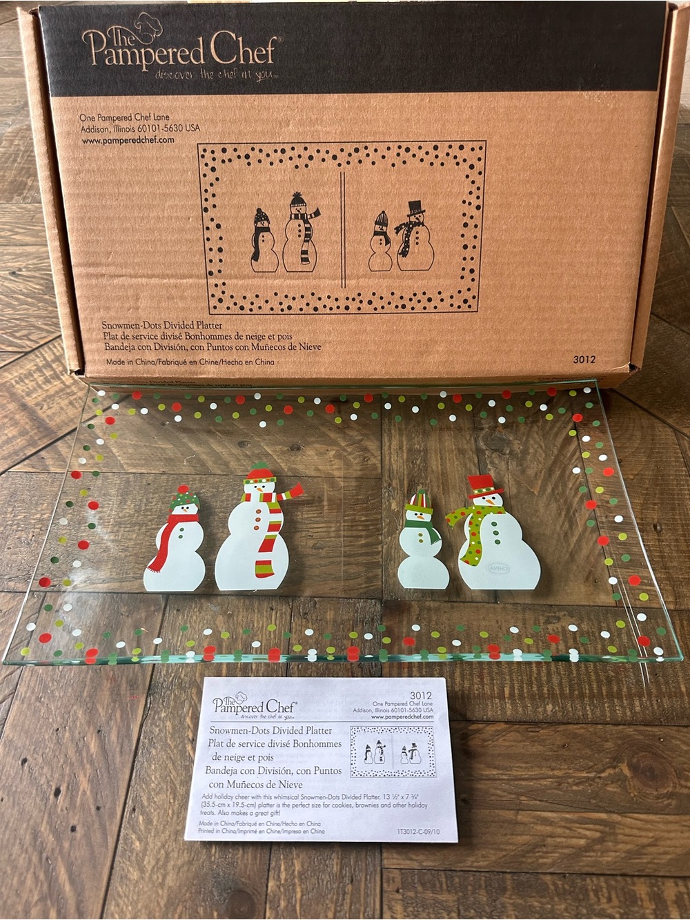 NEW 2012 Pampered Chef Snowmen Dots Divided Glass Platter Red, Green, White